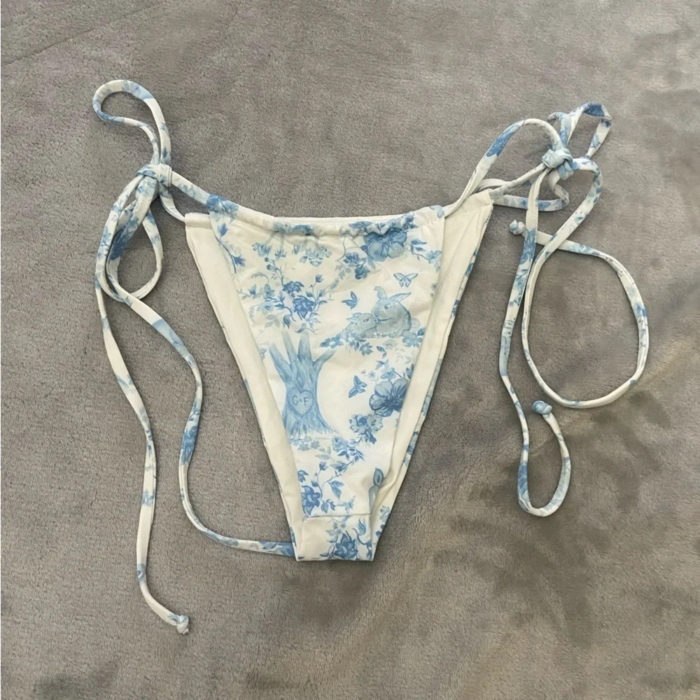 New! Frankie’s Bikinis x GIGI HADID Tia toile thong bikini bottoms 24151